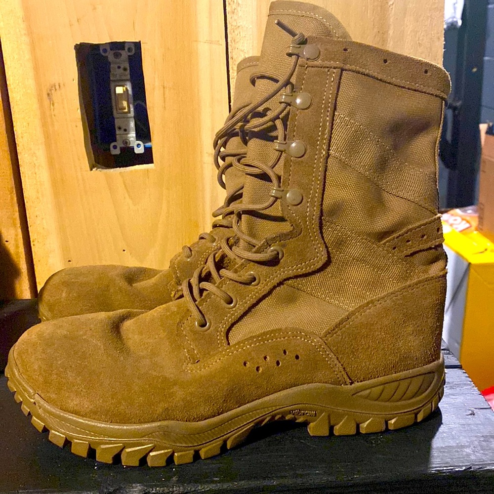 Belleville coyote boots